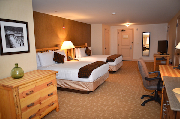 Bear Mountain Inn Room