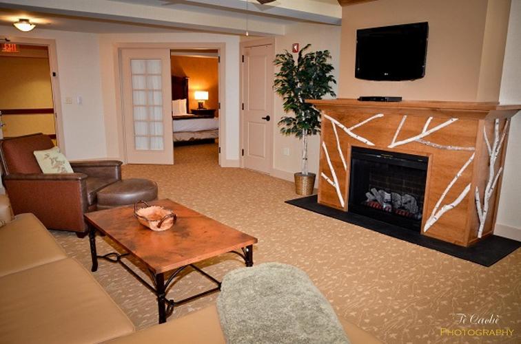 Bear Mountain Inn Room